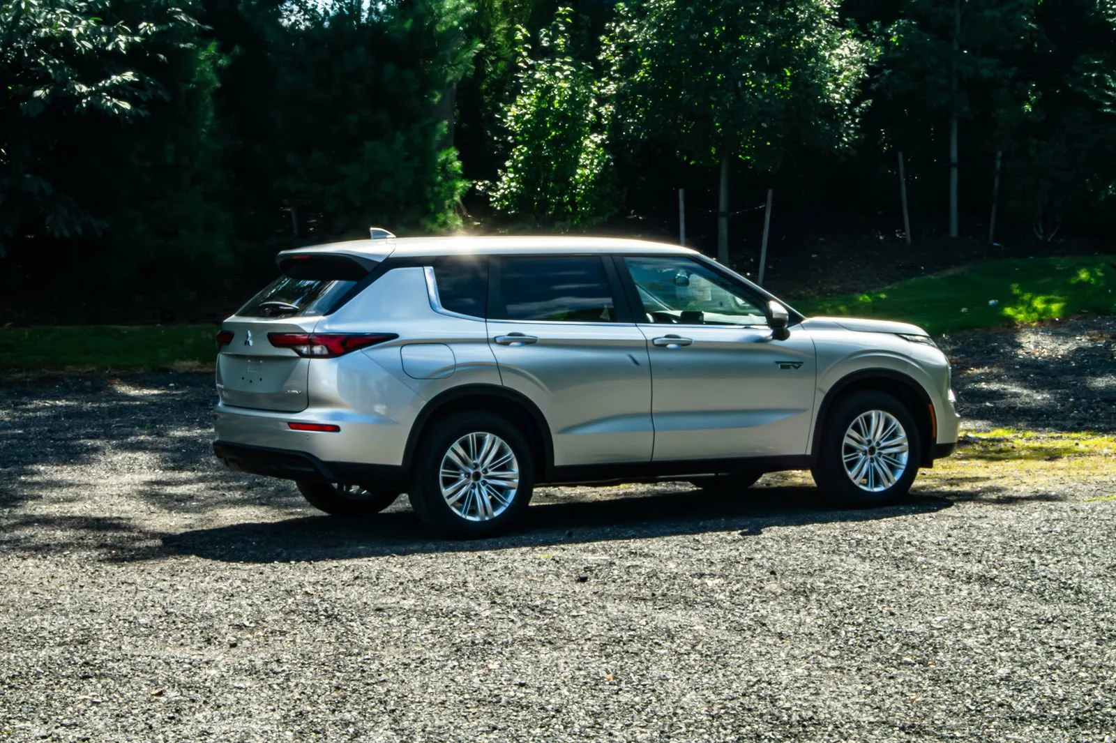 2025 Mitsubishi Outlander Plug-in Hybrid ES - Photo 9