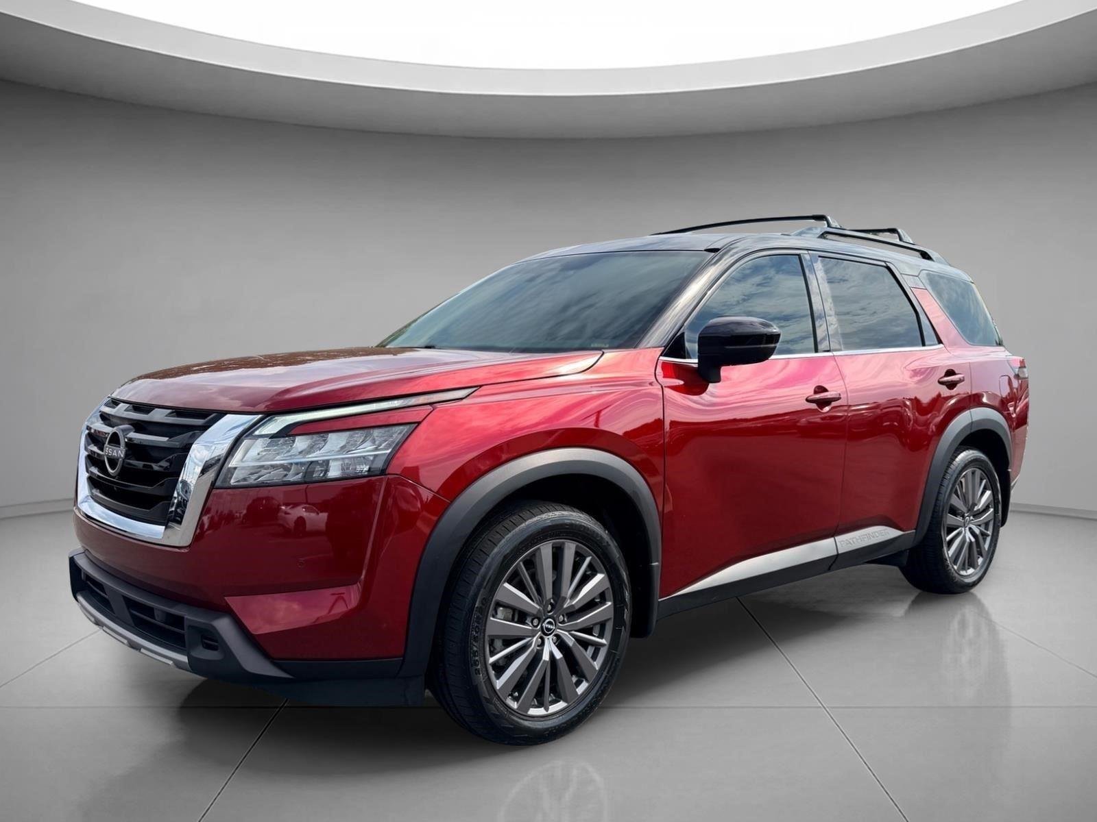 2023 Nissan Pathfinder SL 4WD's photo