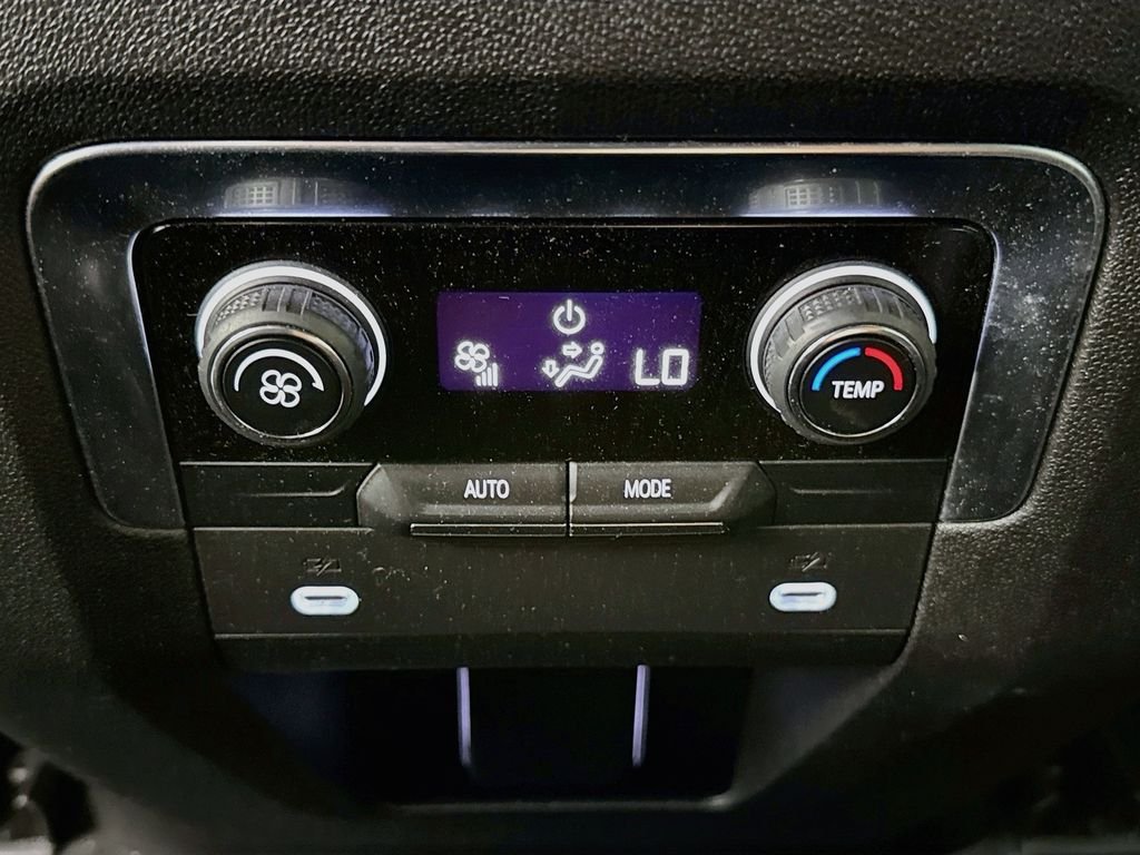 Used 2021 Black Chevrolet Z71 image 24