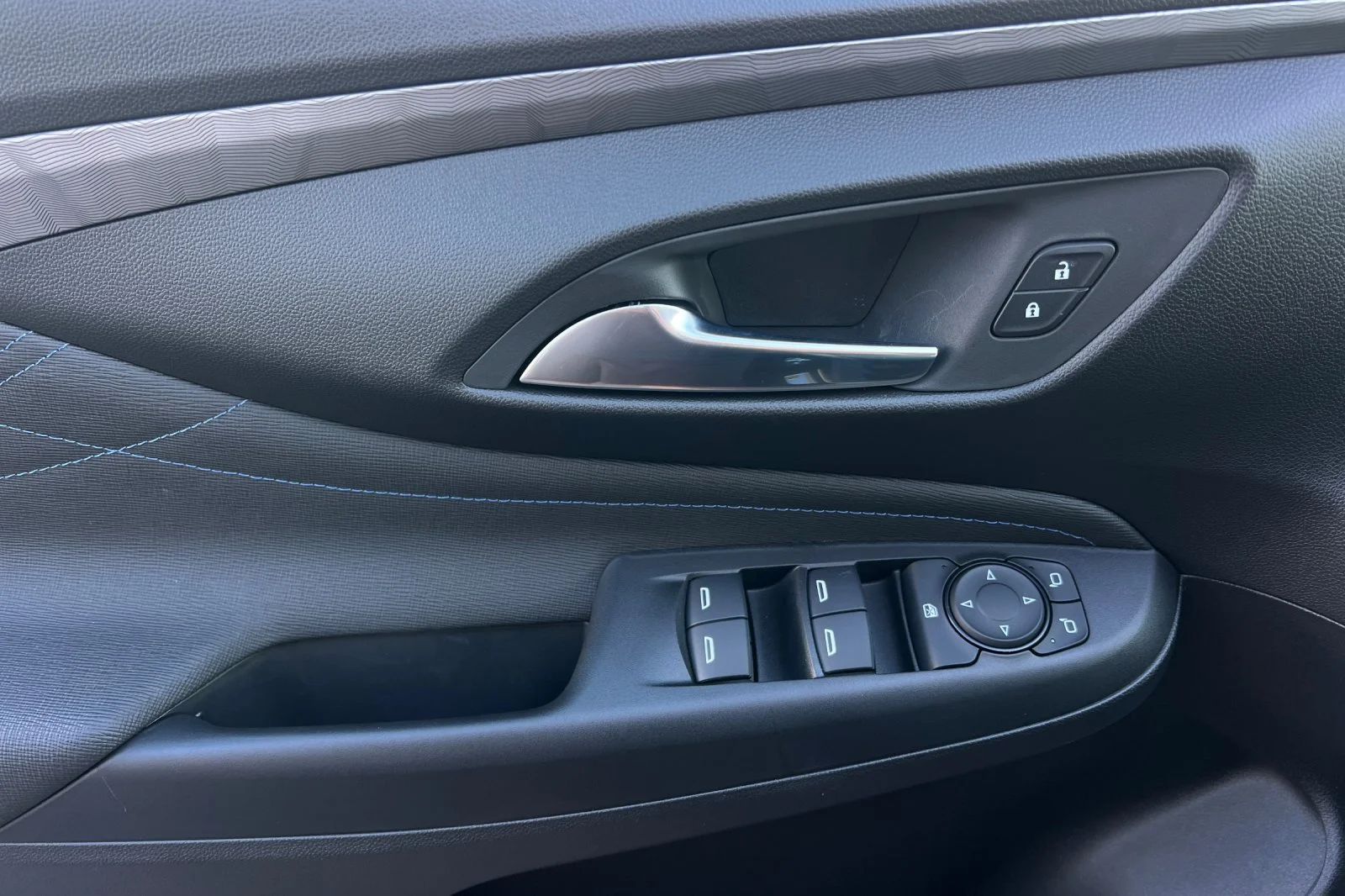 2026 Buick Envista Sport Touring - Photo 9