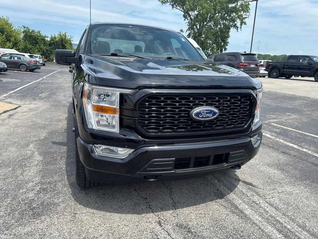 Used 2022 Black Metallic Ford XL image 50