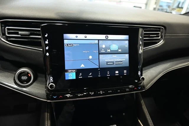 Used 2022  Jeep Series I image 17