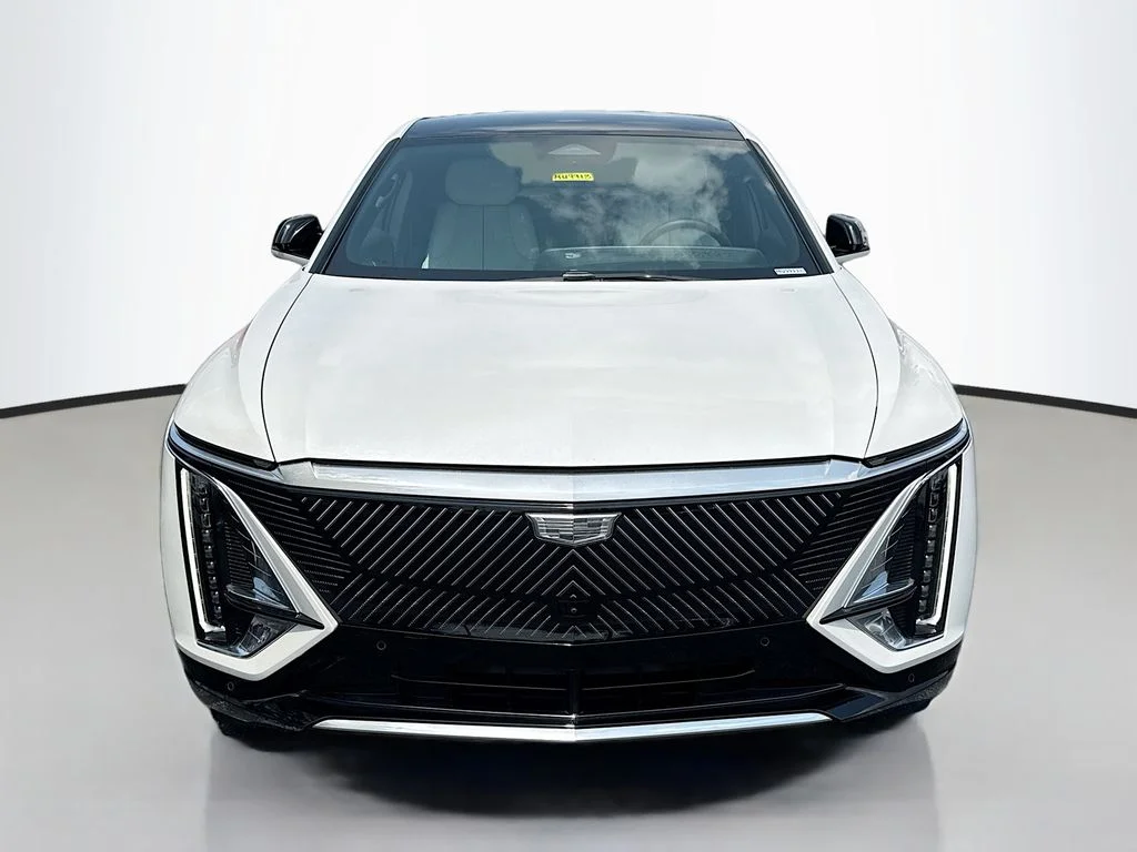 Used 2024 Cadillac LYRIQ Luxury 1 with VIN 1GYKPPRK6RZ120907 for sale in Louisville, KY