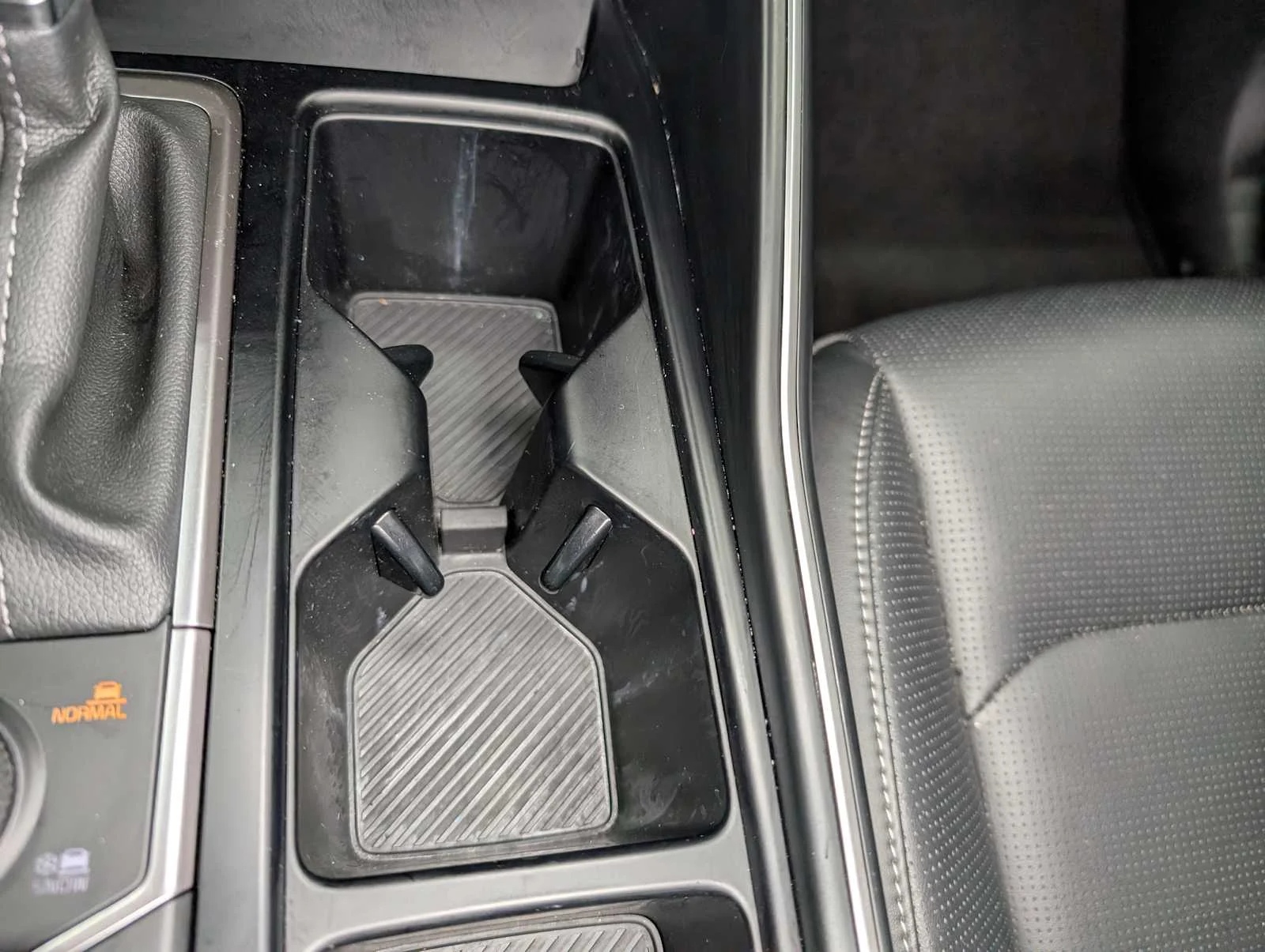 Used 2025 Glacial White Pearl Kia S image 29