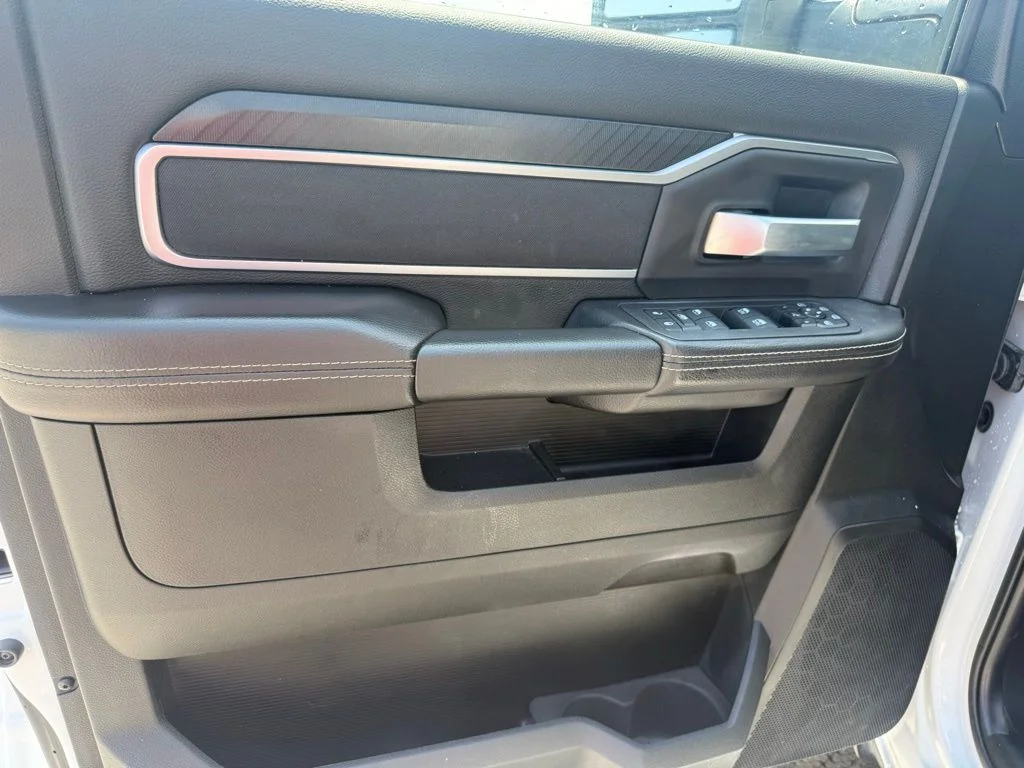 Used 2025 White Ram Big Horn image 9