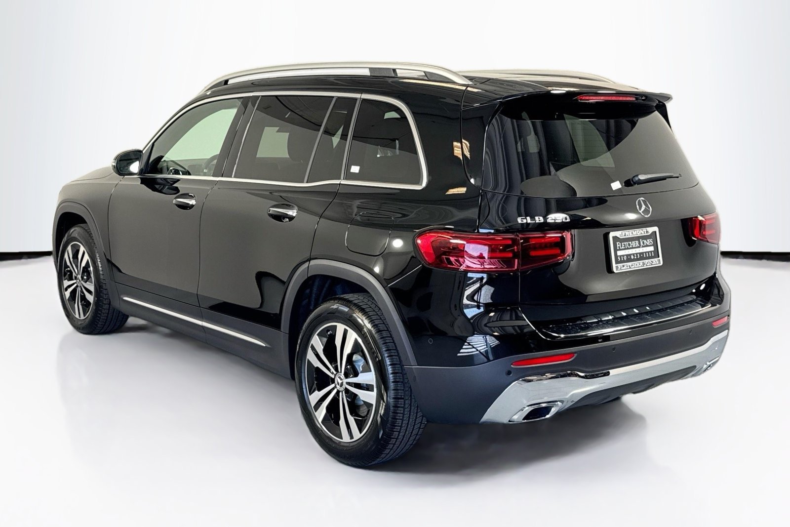 New 2026 Night Black Mercedes-Benz GLB 250 image 7