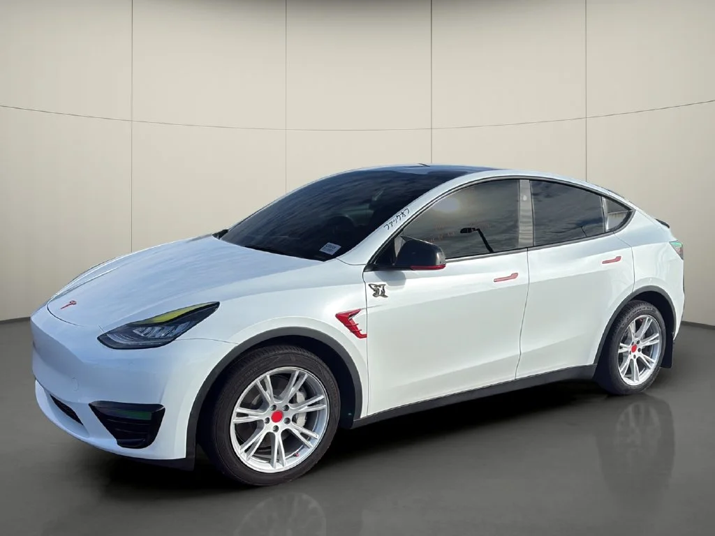 Used 2023  Tesla Long Range image 3