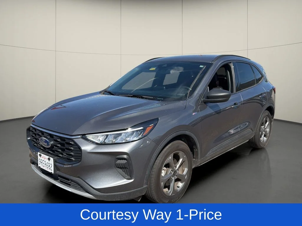 Used 2025 Gray Ford ST-Line image 4