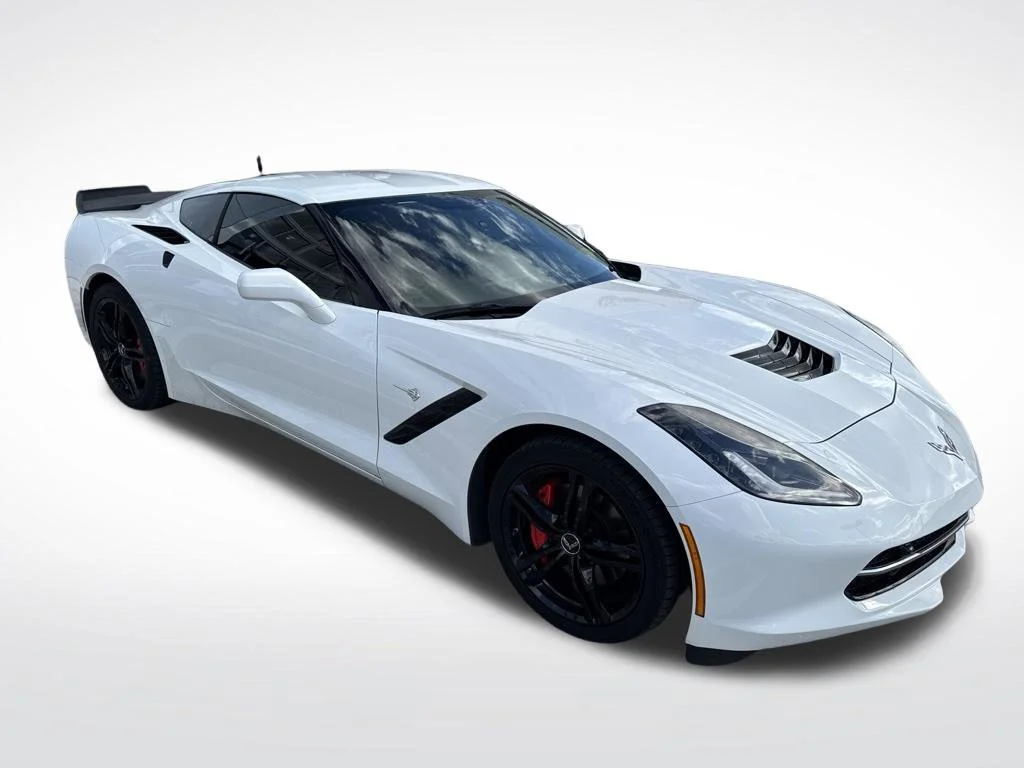 Used 2017 White Chevrolet Stingray image 6