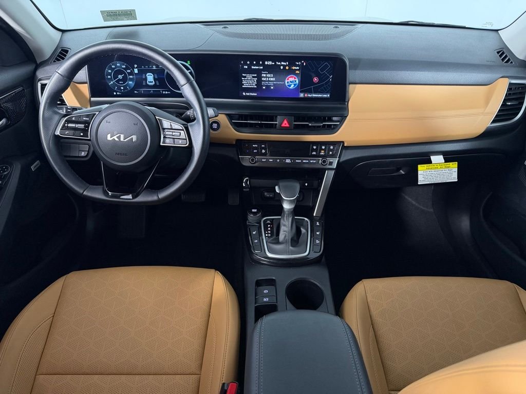 Used 2024 Snow White Pearl Kia SX image 13