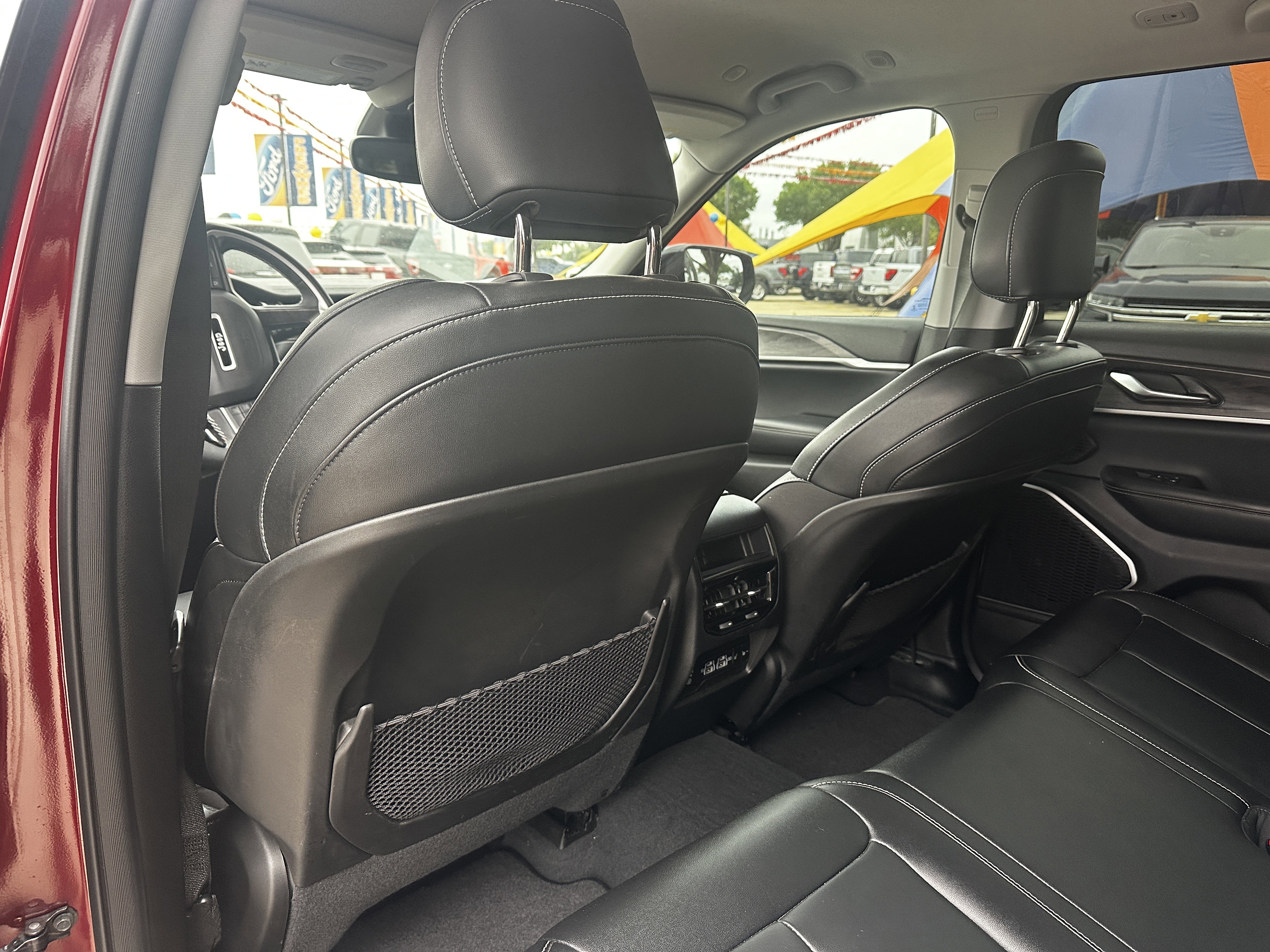 Used 2023 Velvet Red Pearlcoat Jeep Limited image 14
