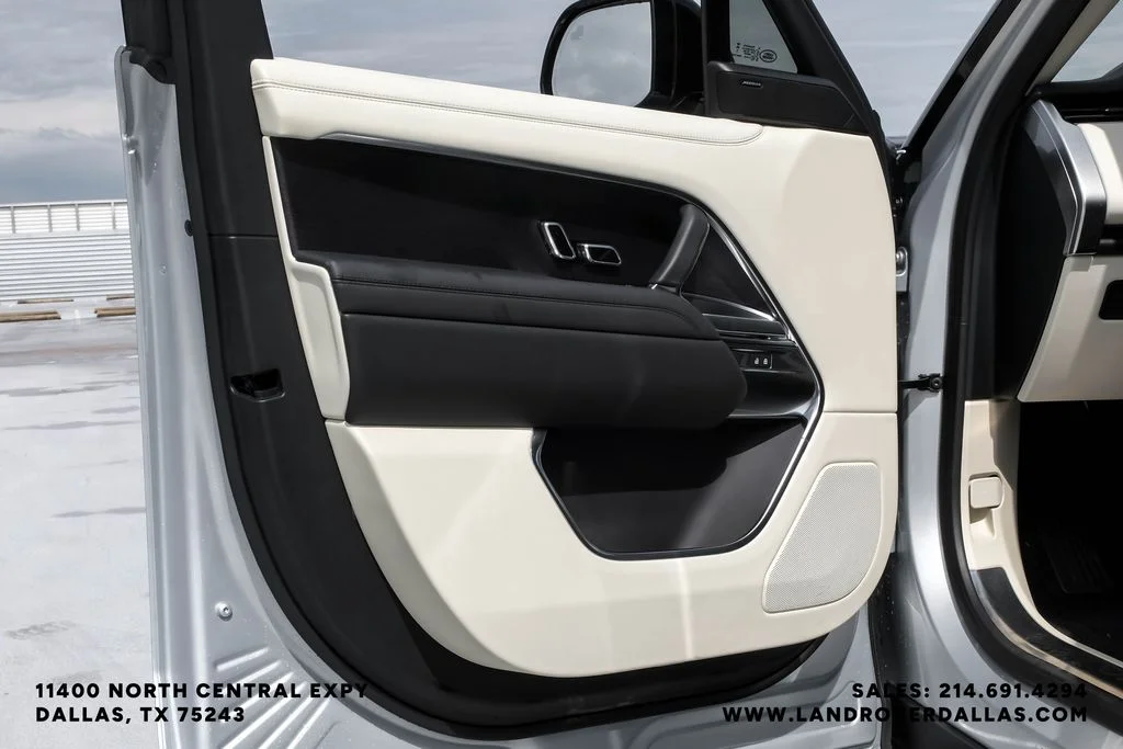 Used 2023 Silver Land Rover SE image 41
