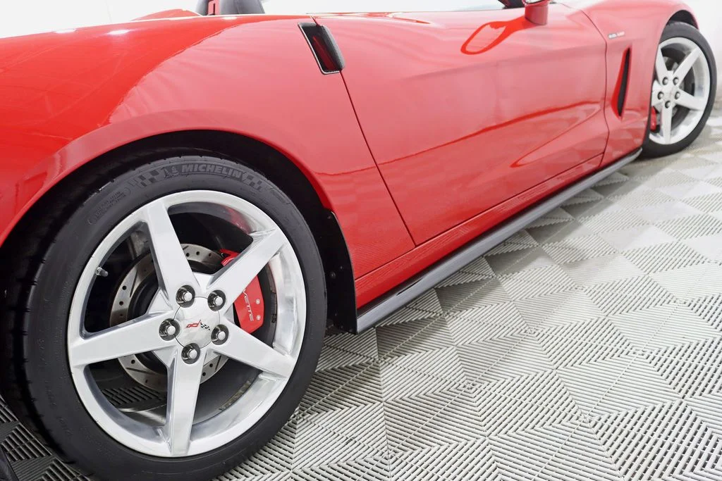 Used 2005 Red Chevrolet Base image 11