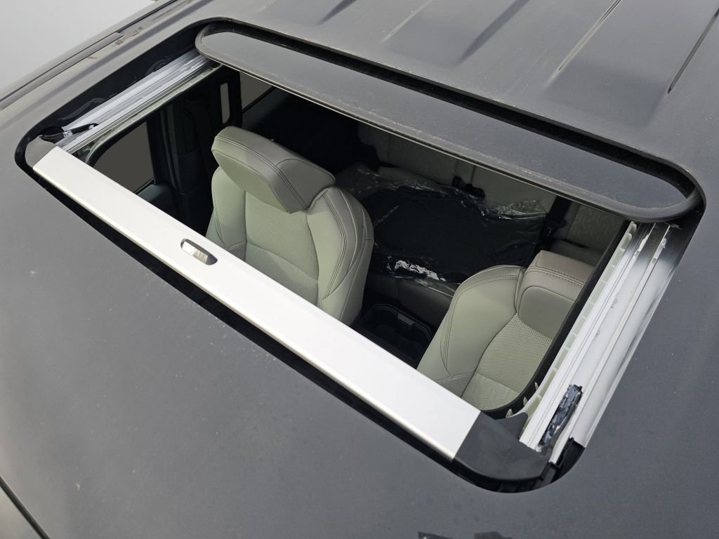 2026 Toyota Tacoma Limited - Photo 8