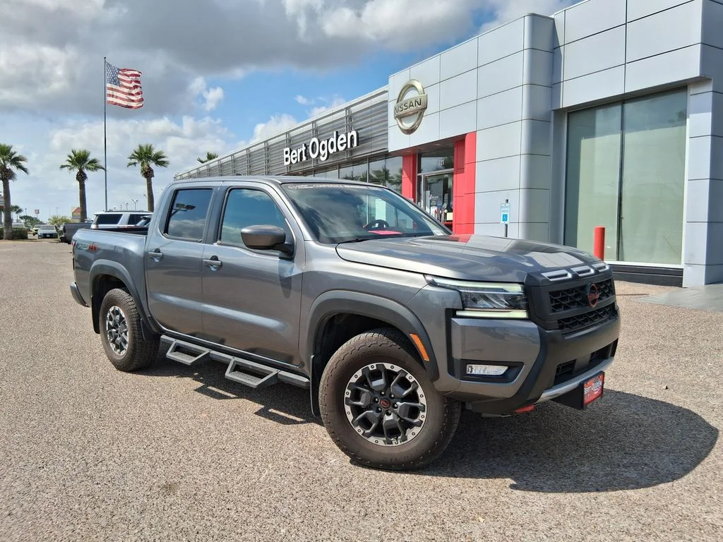 2025 Nissan Frontier PRO-4X Crew Cab 4X4's photo