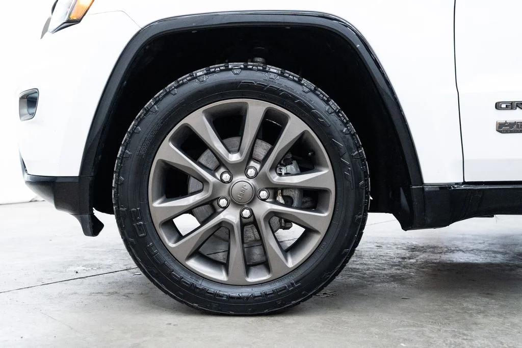 Used 2016 White Jeep Limited image 7