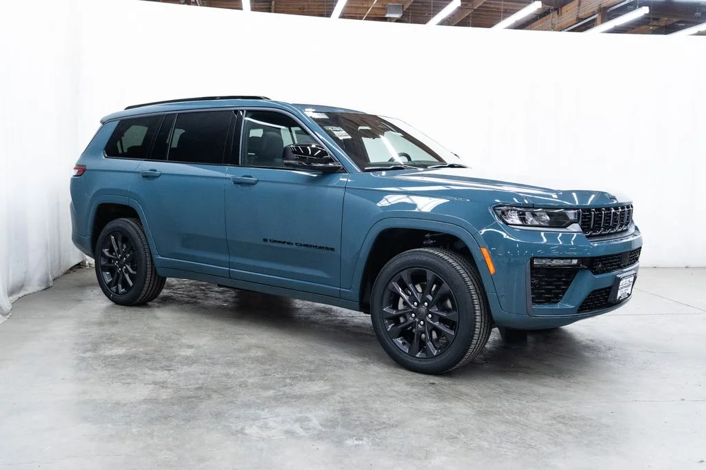 2026 Jeep Grand Cherokee L Limited Reserve 4x4's photo