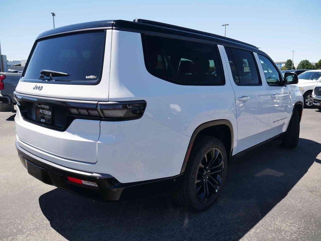 New 2026 Bright White Clear-Coat Exterior Paint Jeep Grand Wagoneer image 25