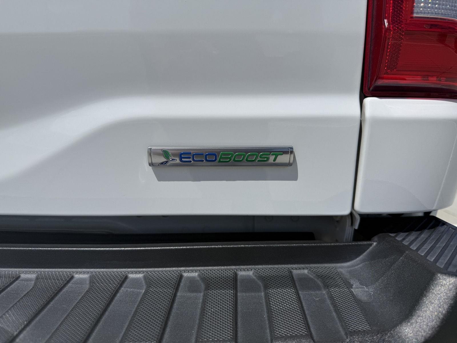 Used 2022 Oxford White Ford LARIAT image 32