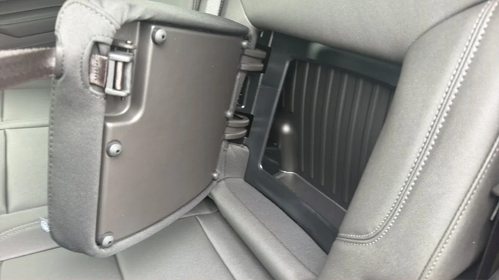New 2026 Sterling Metallic GMC Elevation image 30