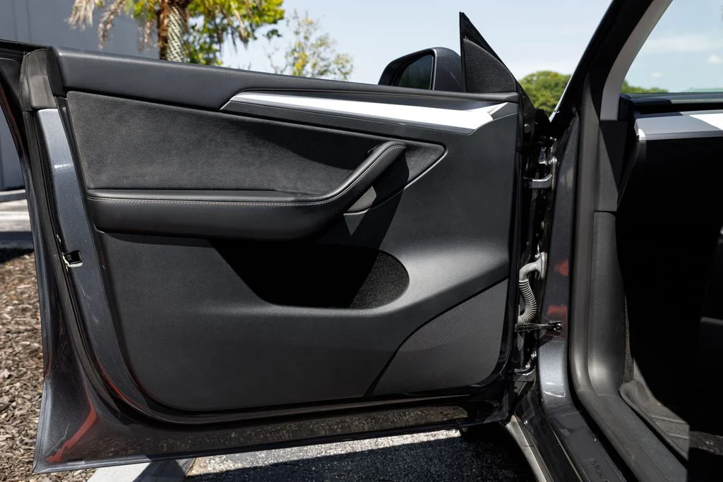 Used 2023  Tesla Long Range image 27