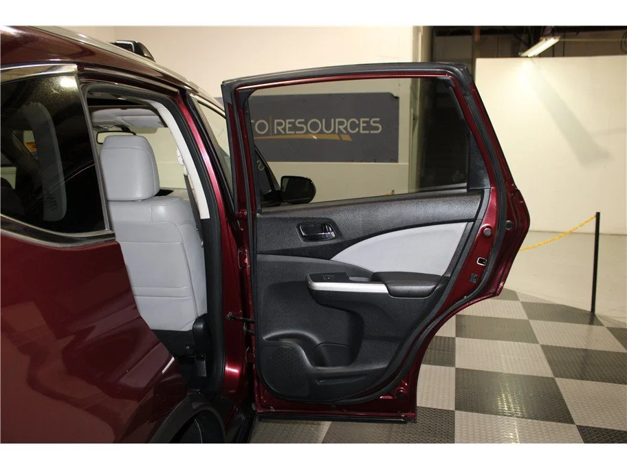 Used 2016 Burgundy Honda EX-L image 23