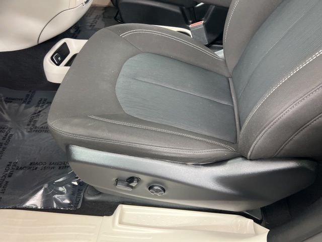Used 2023 Black Chrysler LX image 16
