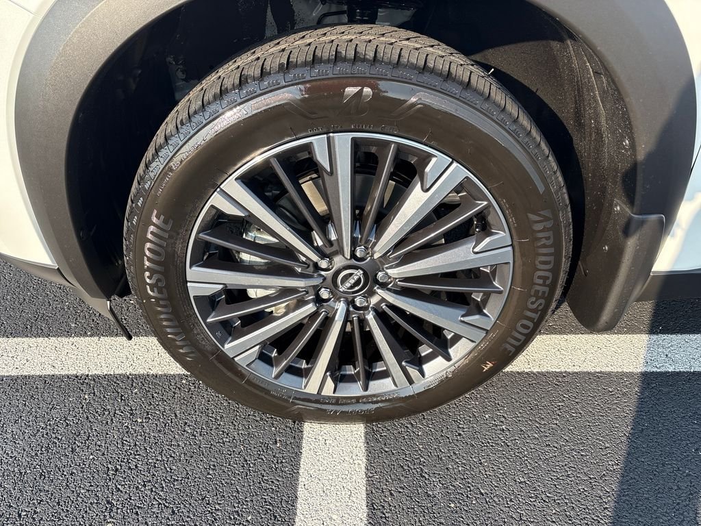 New 2026 White Nissan Platinum image 9
