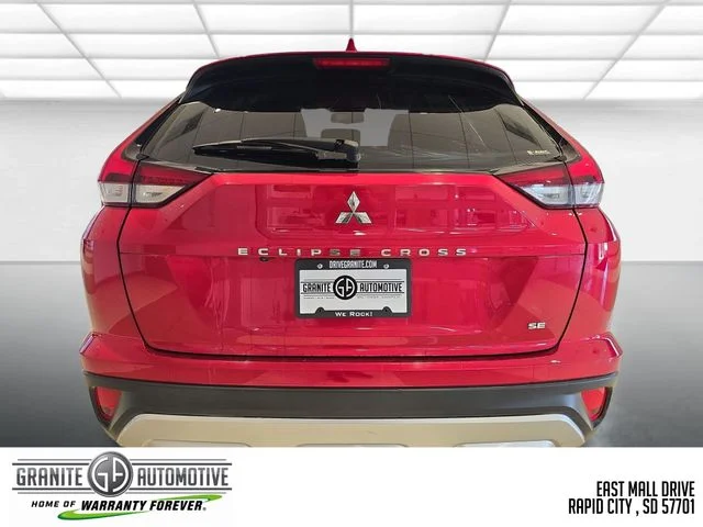 Used 2025 Red Mitsubishi SE image 5