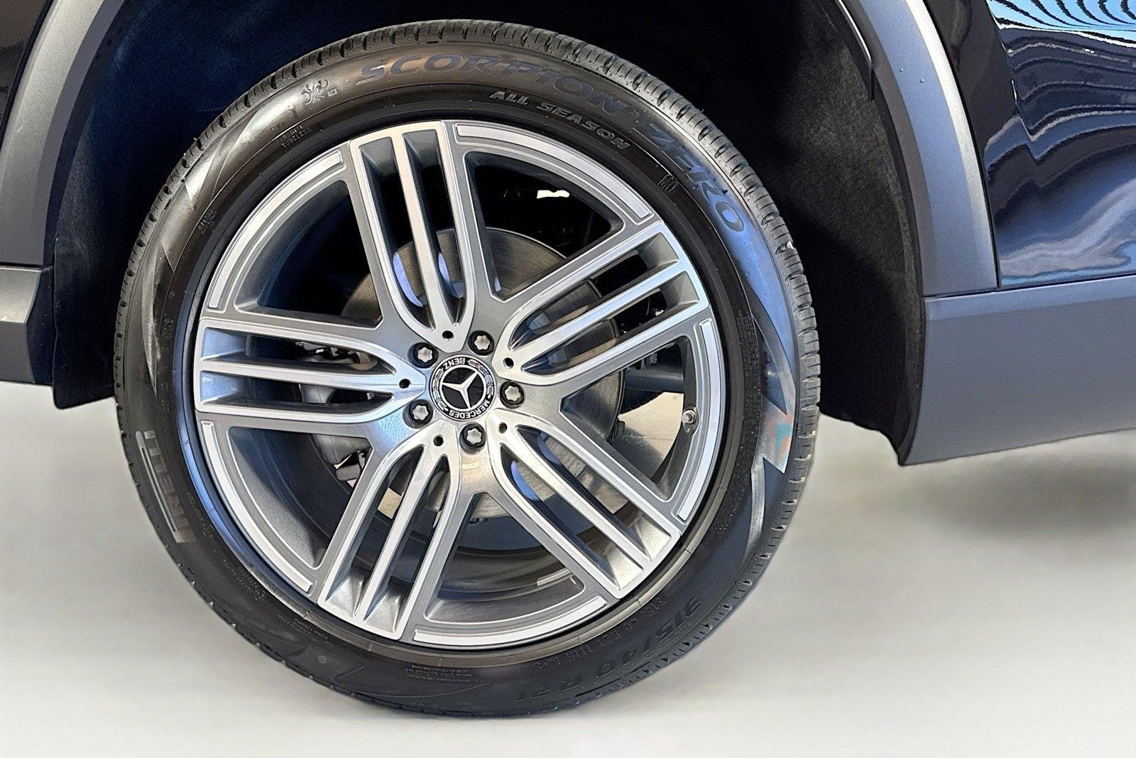 New 2026 Obsidian Black Metallic Mercedes-Benz GLS 450 image 29