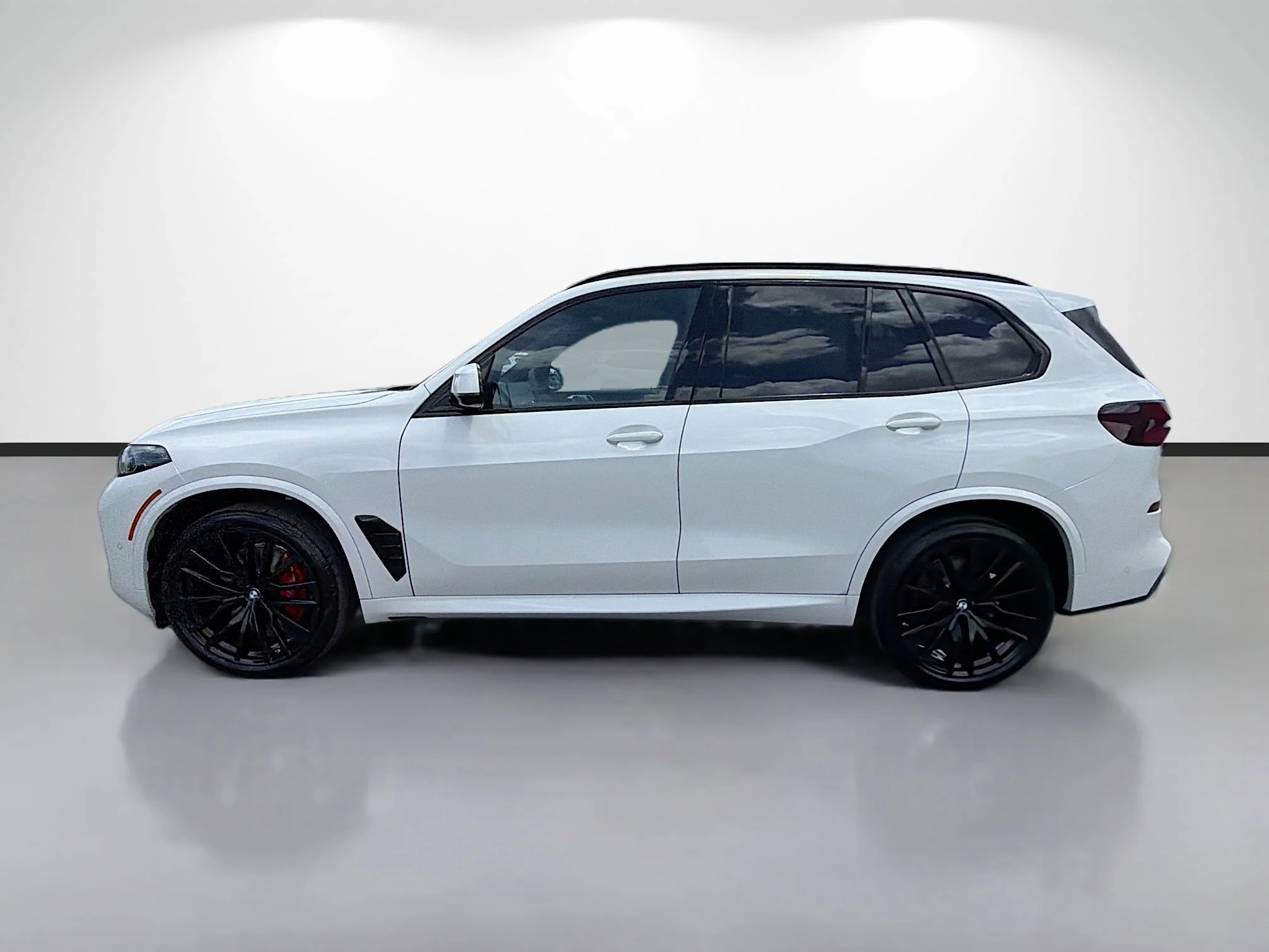 New 2026 Alpine White BMW sDrive40i image 6