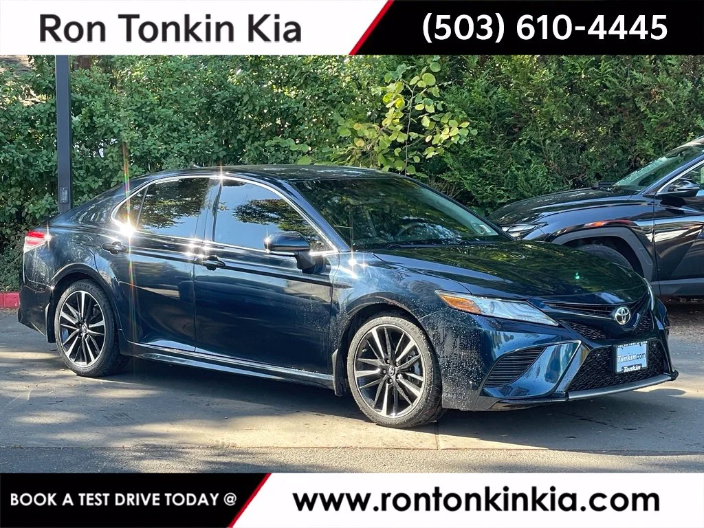 Used 2018 Aqua Toyota XSE V6 image 1
