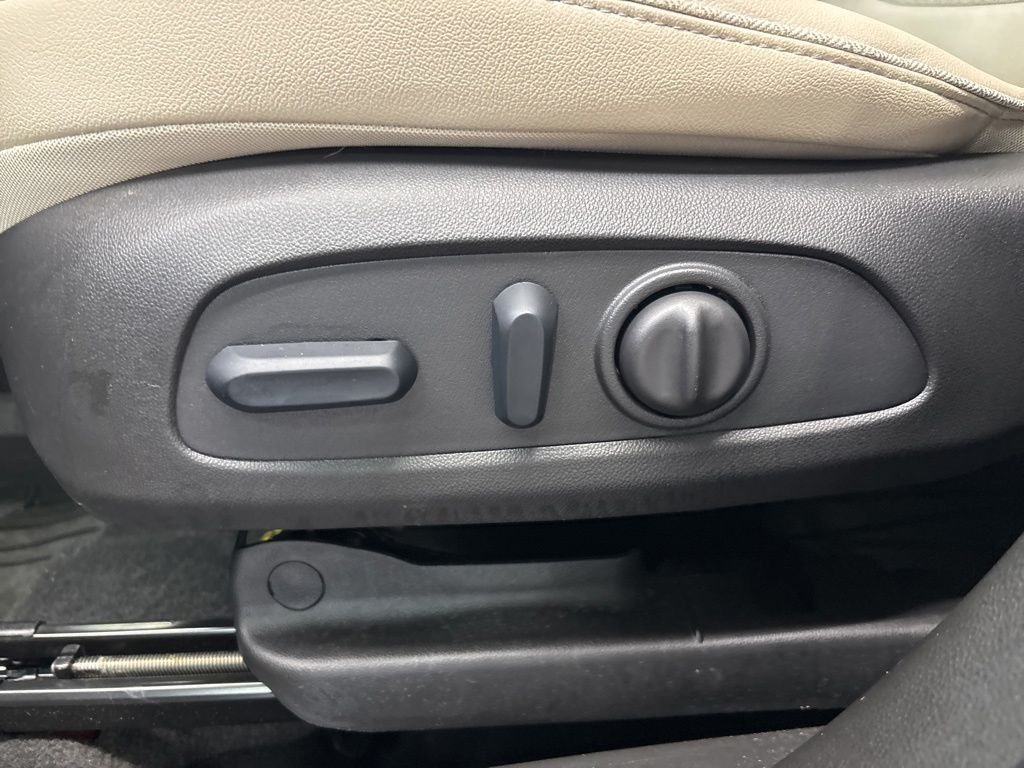 Used 2024 Red Buick Preferred image 18