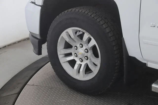 Used 2018 White Chevrolet LT image 13