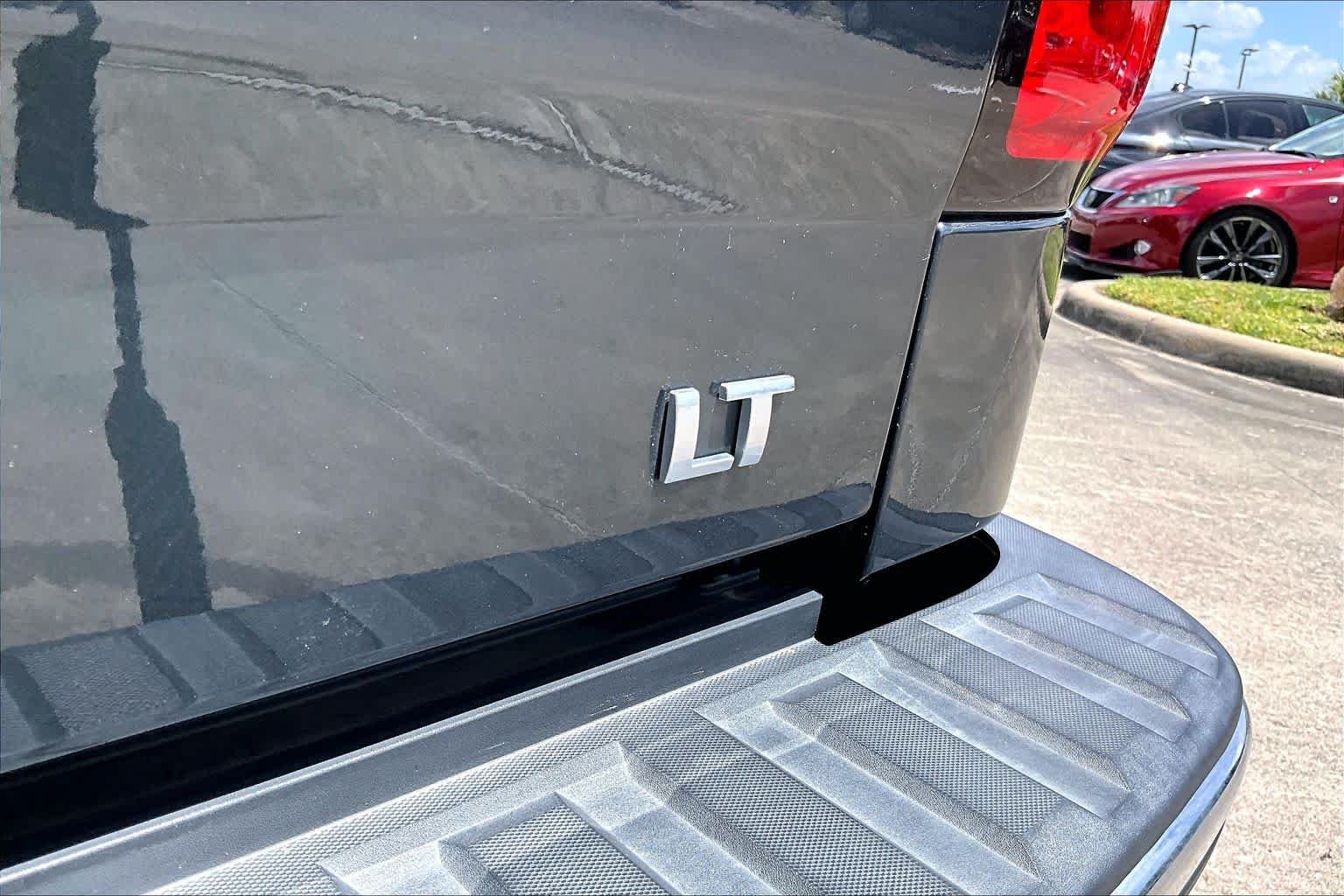 Used 2017 Graphite Metallic Chevrolet LT image 8
