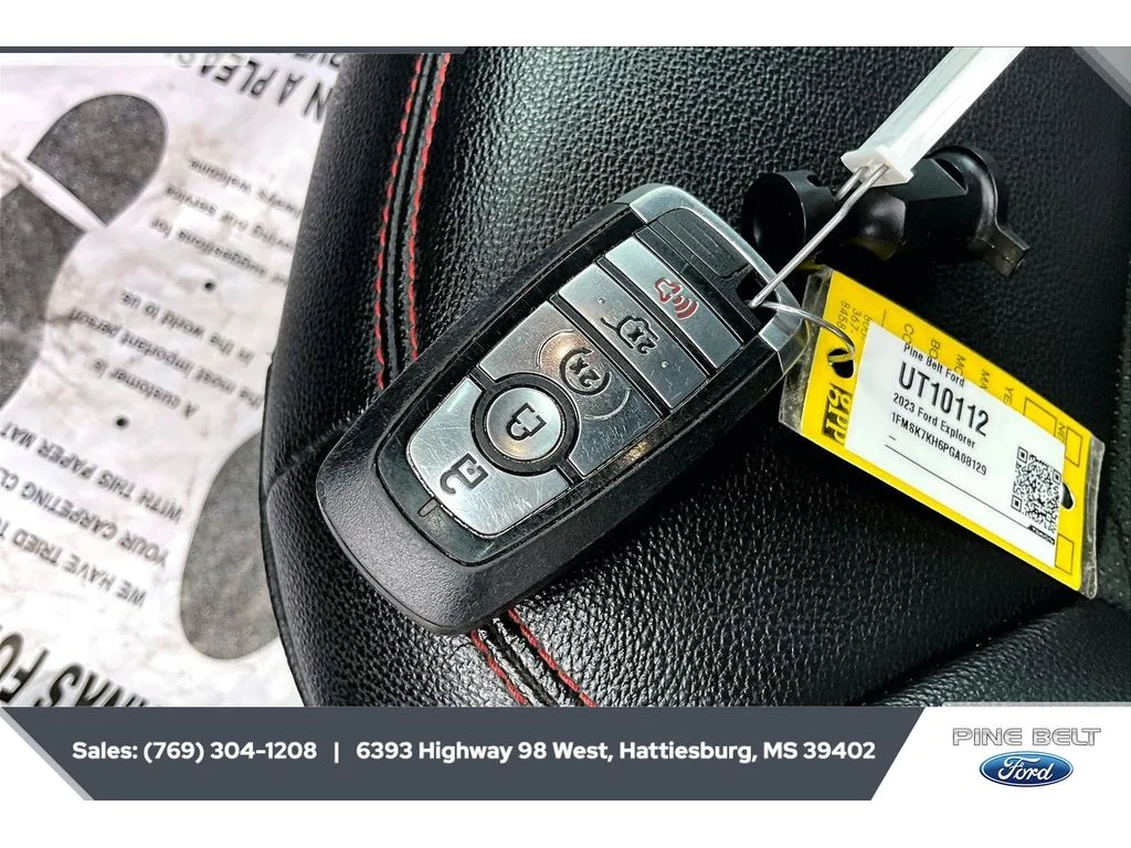 Certified Used 2023 Agate Black Metallic Ford ST-Line image 9