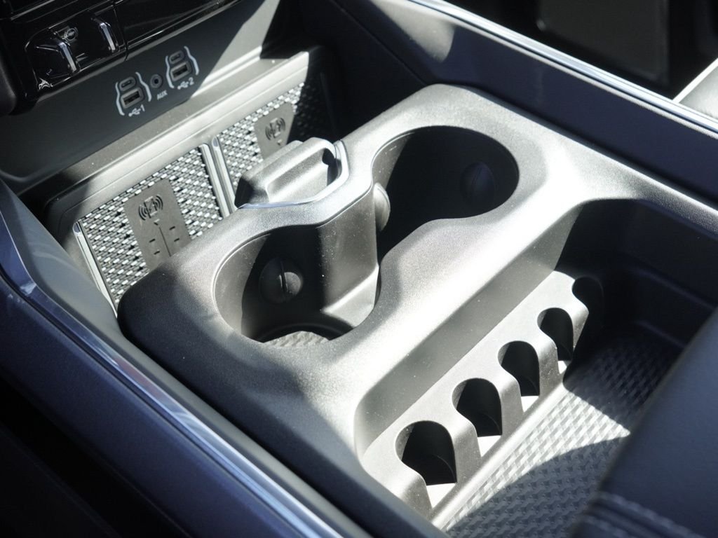 New 2026 Bright White Clear-Coat Exterior Paint RAM Laramie image 17