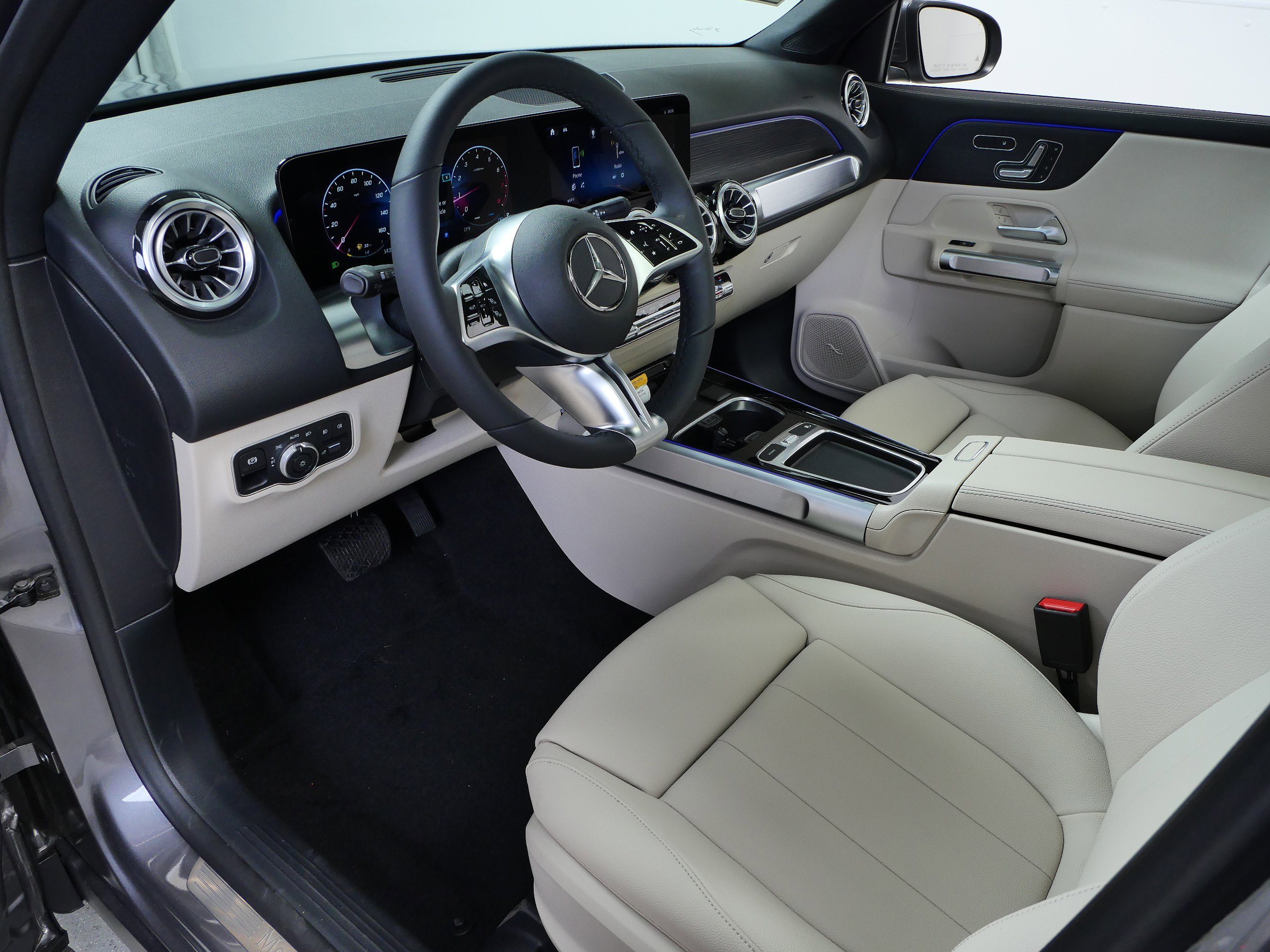 New 2026 Mountain Grey Metallic Mercedes-Benz GLB 250 image 7