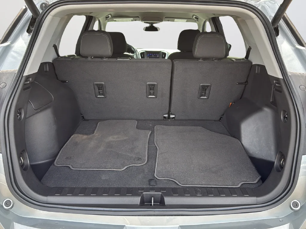 Used 2023 Silver GMC SLE image 26