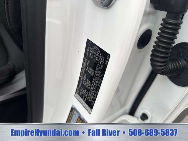 Used 2023 White Pearl Hyundai SEL image 22