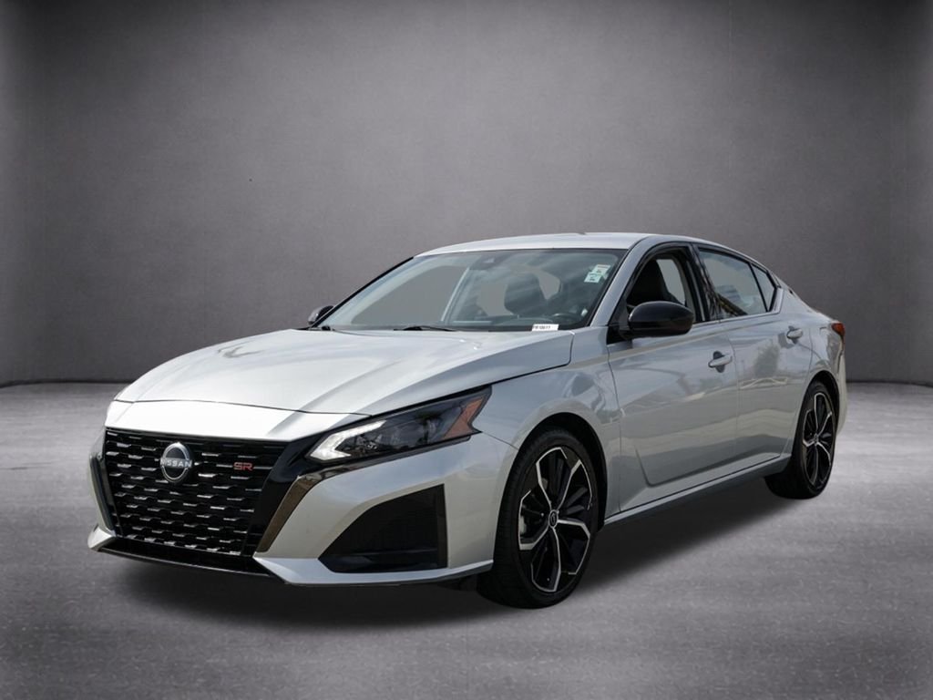 Used 2024 Silver Nissan 2.5 SR image 9