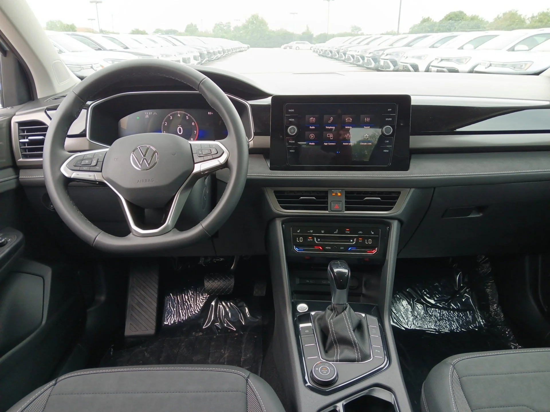 New 2026 Monument Gray W/Deep Black Roof Volkswagen 1.5T SE Black image 7