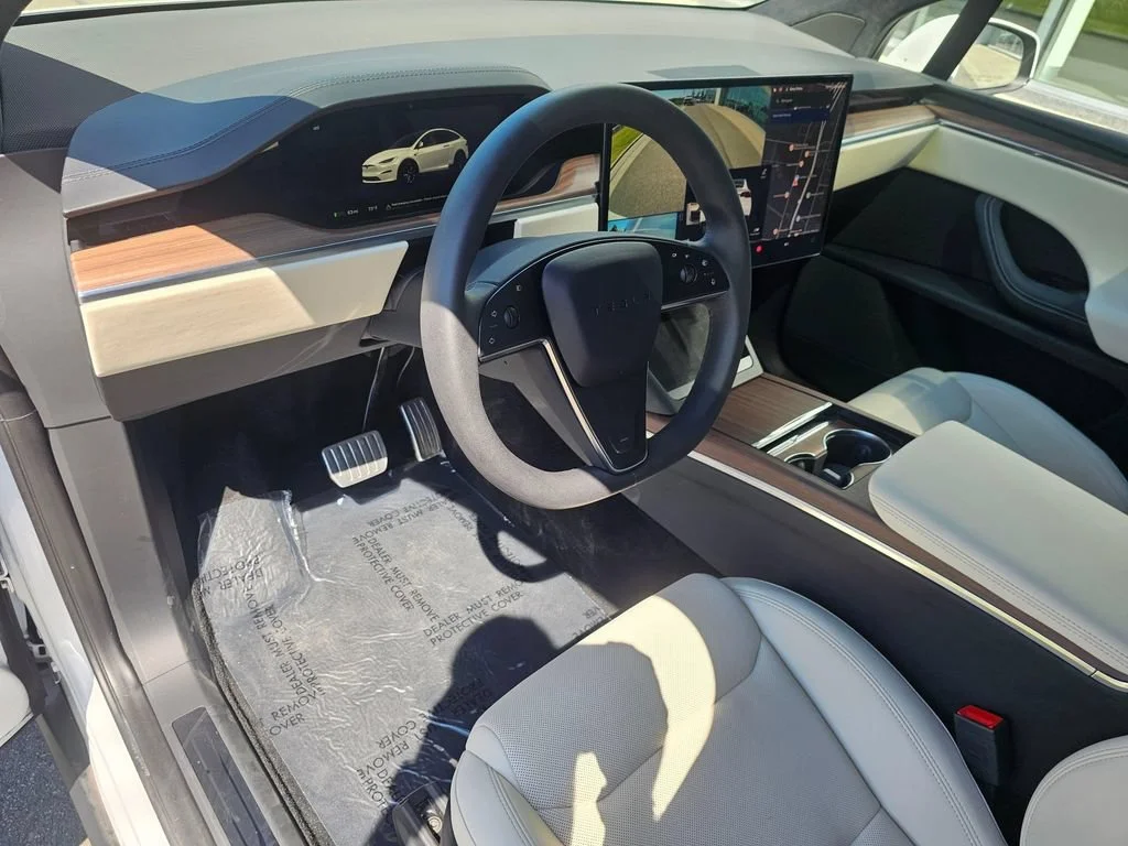 Used 2024  Tesla AWD image 20