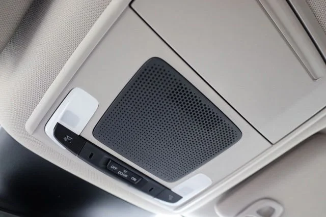 Used 2025 White Honda EX-L image 33