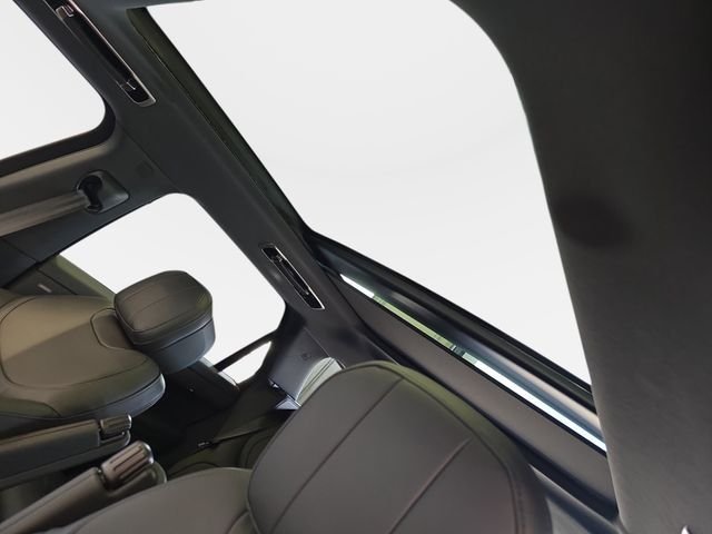 New 2026 Carpathian Grey LAND ROVER SE image 20