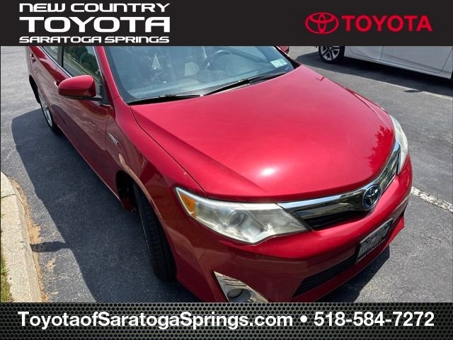 Used 2014 Red Toyota XLE image 1
