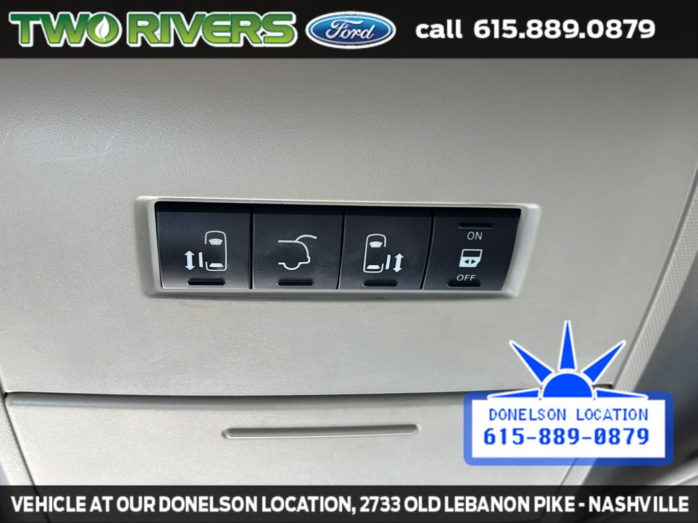 Used 2013 Crystal Blue Pearlcoat Chrysler Touring image 25
