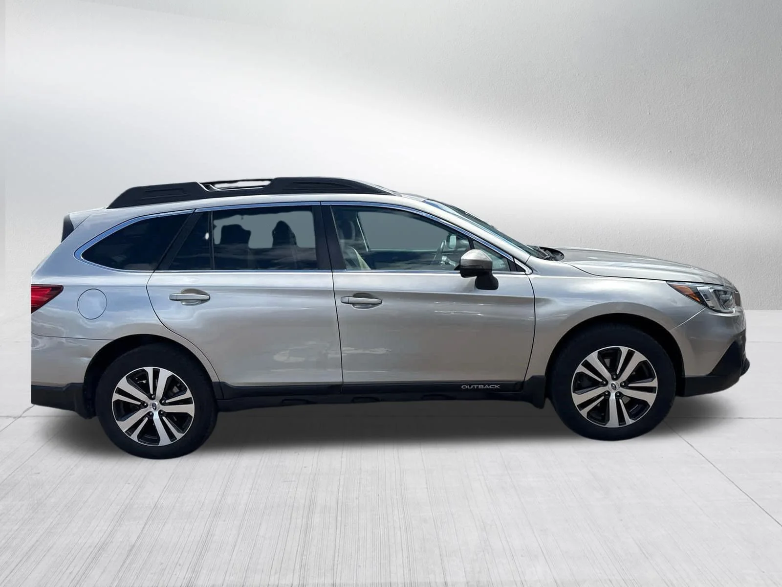 Used 2018 Tungsten Metallic Subaru Limited image 8