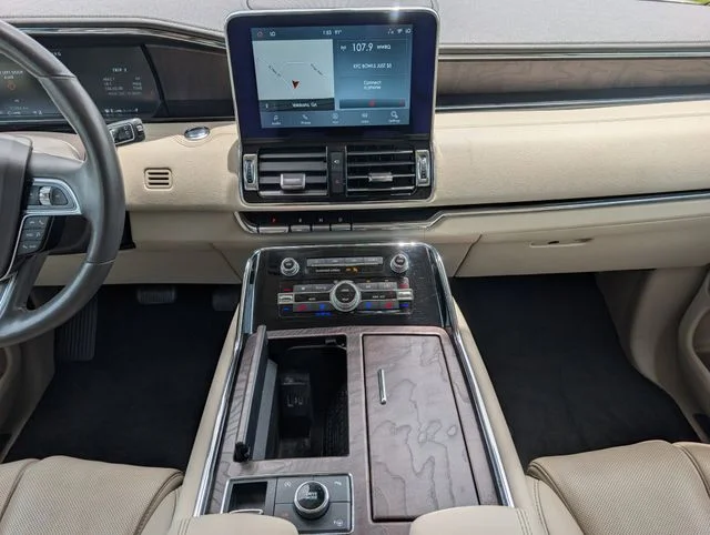 Used 2020 White Lincoln Reserve image 7