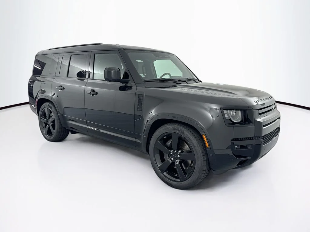 New 2026 Santorini Black Land Rover X-Dynamic SE image 3